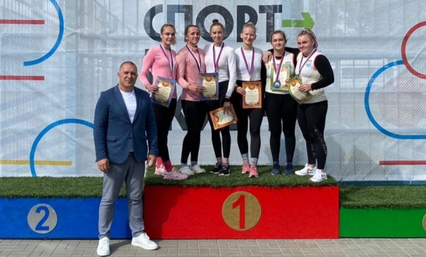 Анастасия Лухнева: две медали на финише сезона